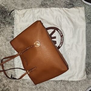 Michael Kors. Carmel shoulder Bag.